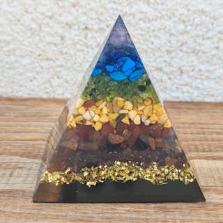 Orgonit Čakrová pyramida s extra silnou ochranou z pravých kamenů